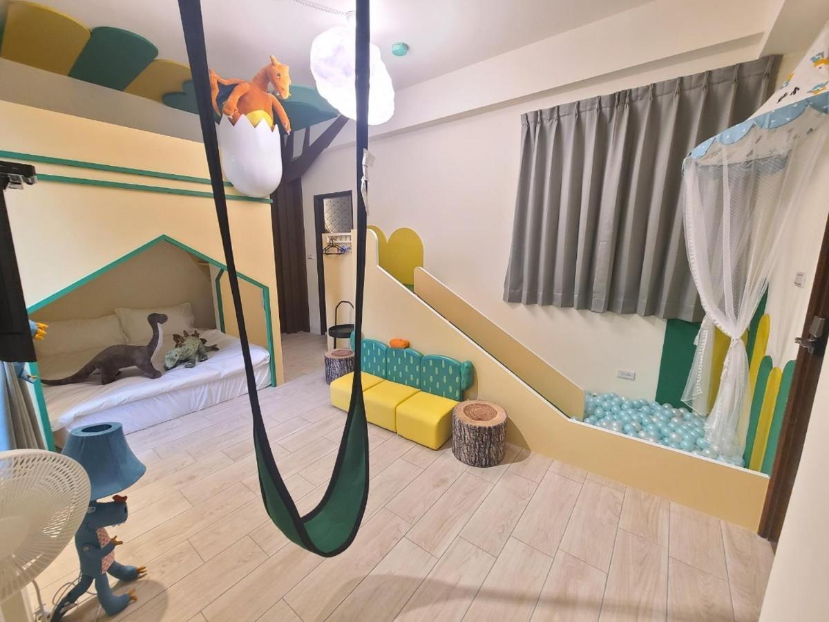 Sunlight Forest Homestay Tainan Bagian luar foto