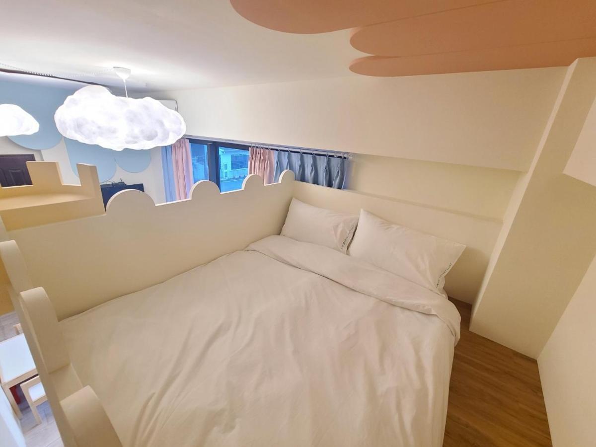 Sunlight Forest Homestay Tainan Bagian luar foto