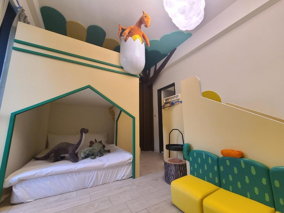 Sunlight Forest Homestay Tainan Bagian luar foto