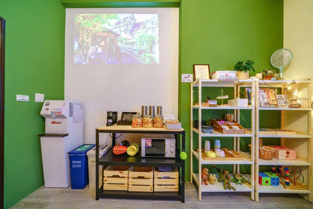 Sunlight Forest Homestay Tainan Bagian luar foto