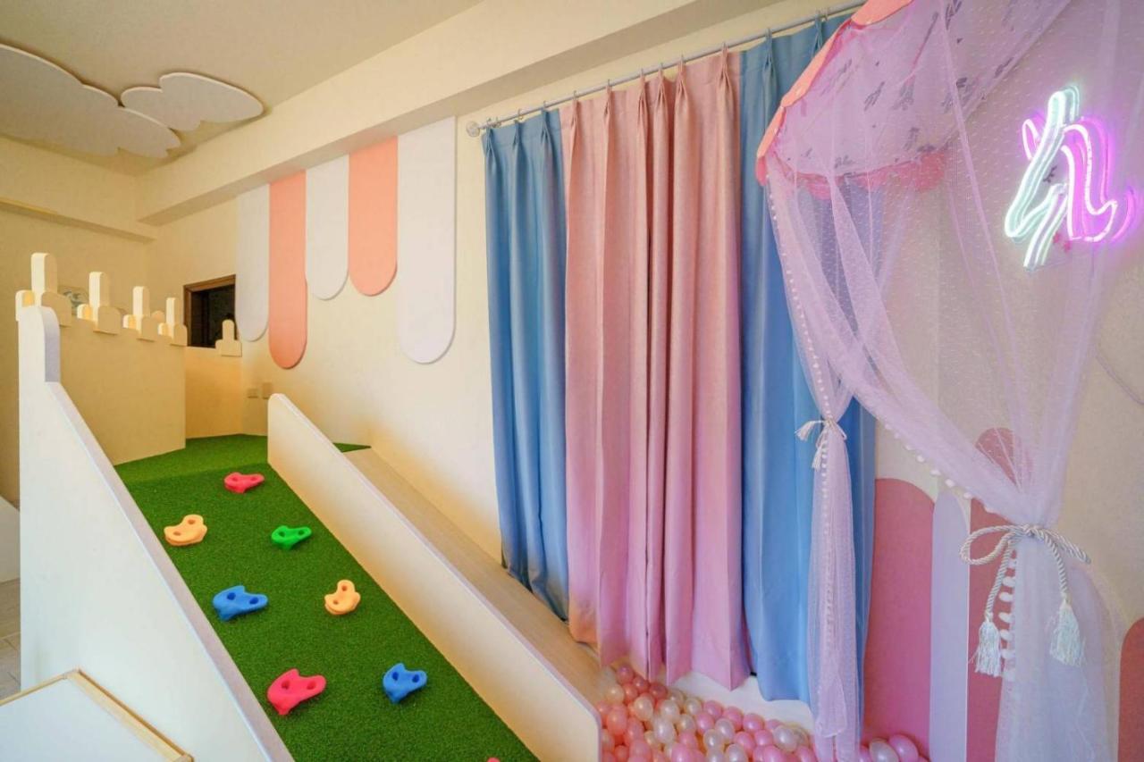 Sunlight Forest Homestay Tainan Bagian luar foto