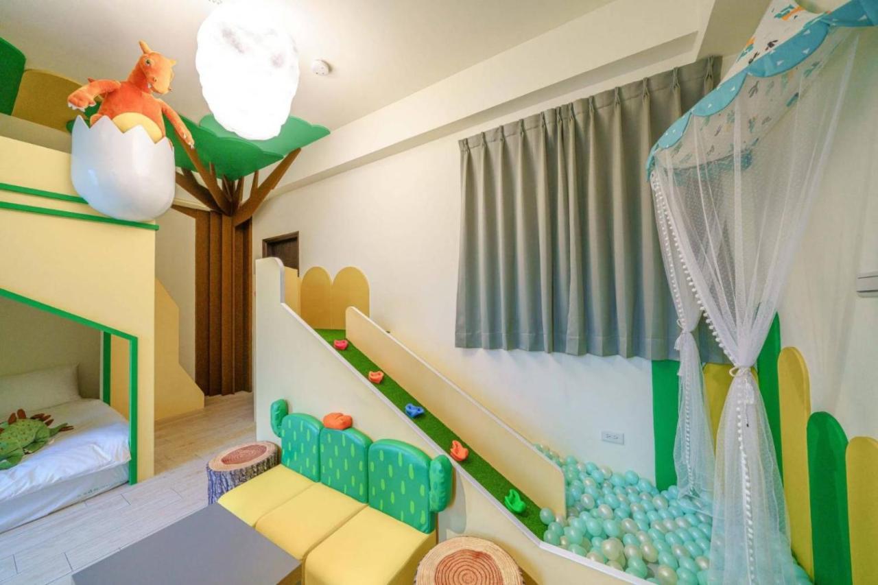 Sunlight Forest Homestay Tainan Bagian luar foto