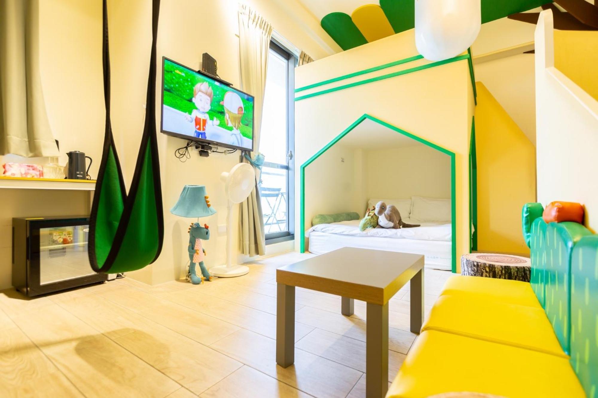 Sunlight Forest Homestay Tainan Bagian luar foto